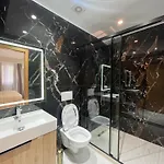 Alpinehouse בית הארחה 3*