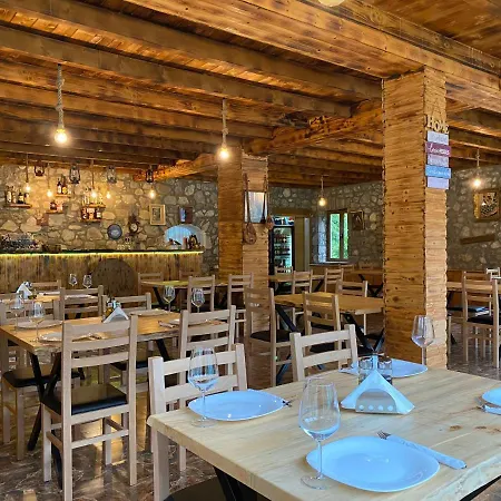 Alpinehouse Тети