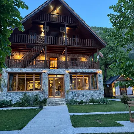 Penzion Alpinehouse 3*