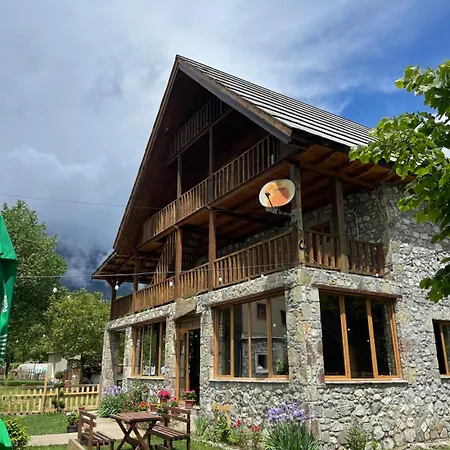 בית הארחה Alpinehouse